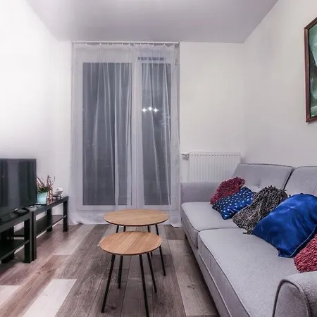Apartament Mogilska Tower 公寓